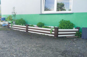 Клумба з компонентів огорож HolzDorf